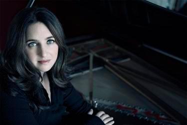 Pianist Simone Dinnerstein Finds “Pure Music” in Bach