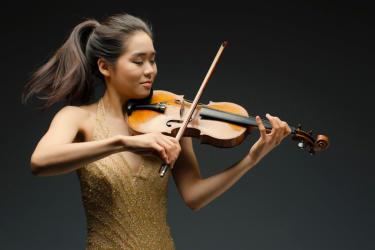 23-Year-Old Violinist Esther Yoo Takes on Tchaikovsky