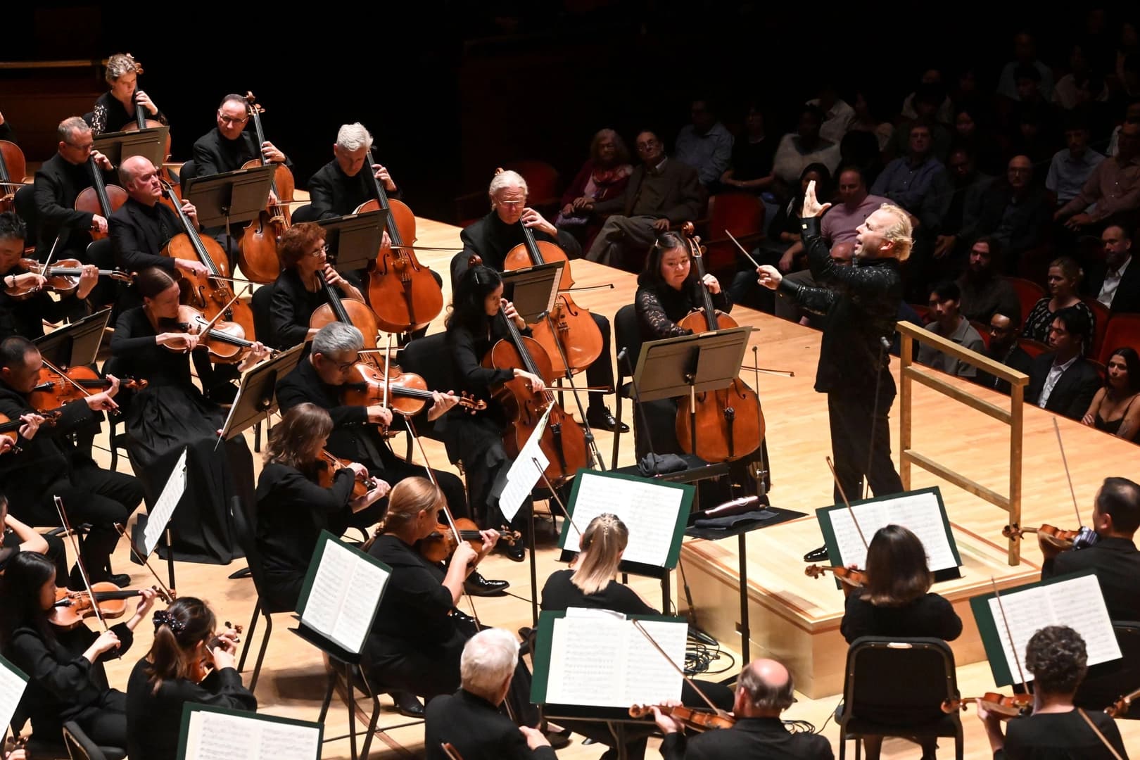Yannick Nézet-Séguin leading the Philadelphia Orchestra